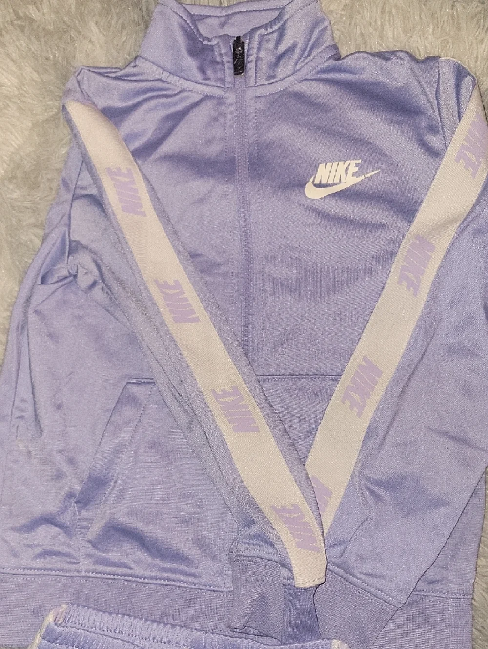 Nike Lilac Track Jacket and Pants with White Logos - Picture 4 of 4